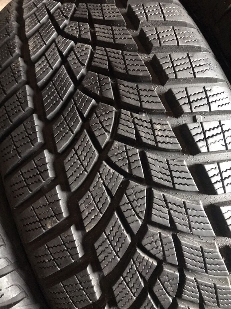 205/55/17 R17 Goodyear Ultra Grip Perfomance GEN 1 4шт зима