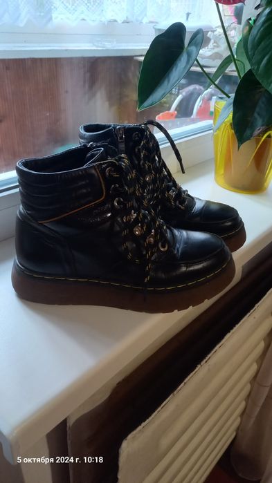 Зимове взуття для дівчинки