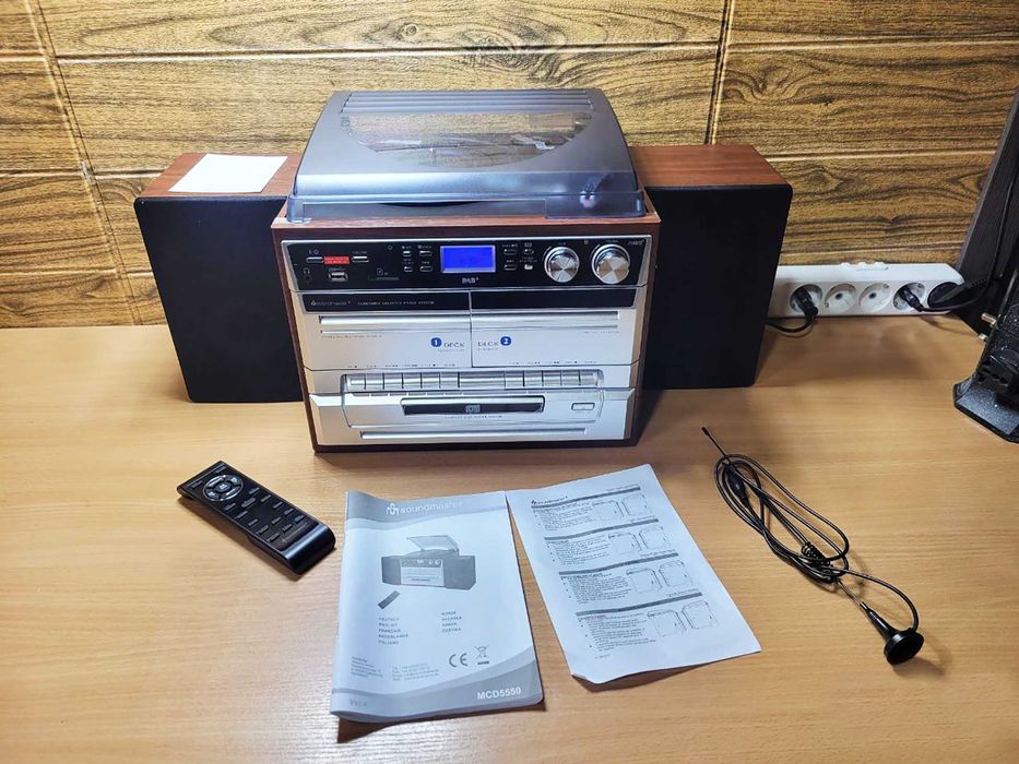 ВАДА ! Двохкасетний CD вініловий програвач Soundmaster MCD5550