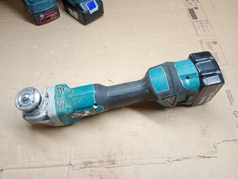 Szlifierka kątowa Makita DGA511