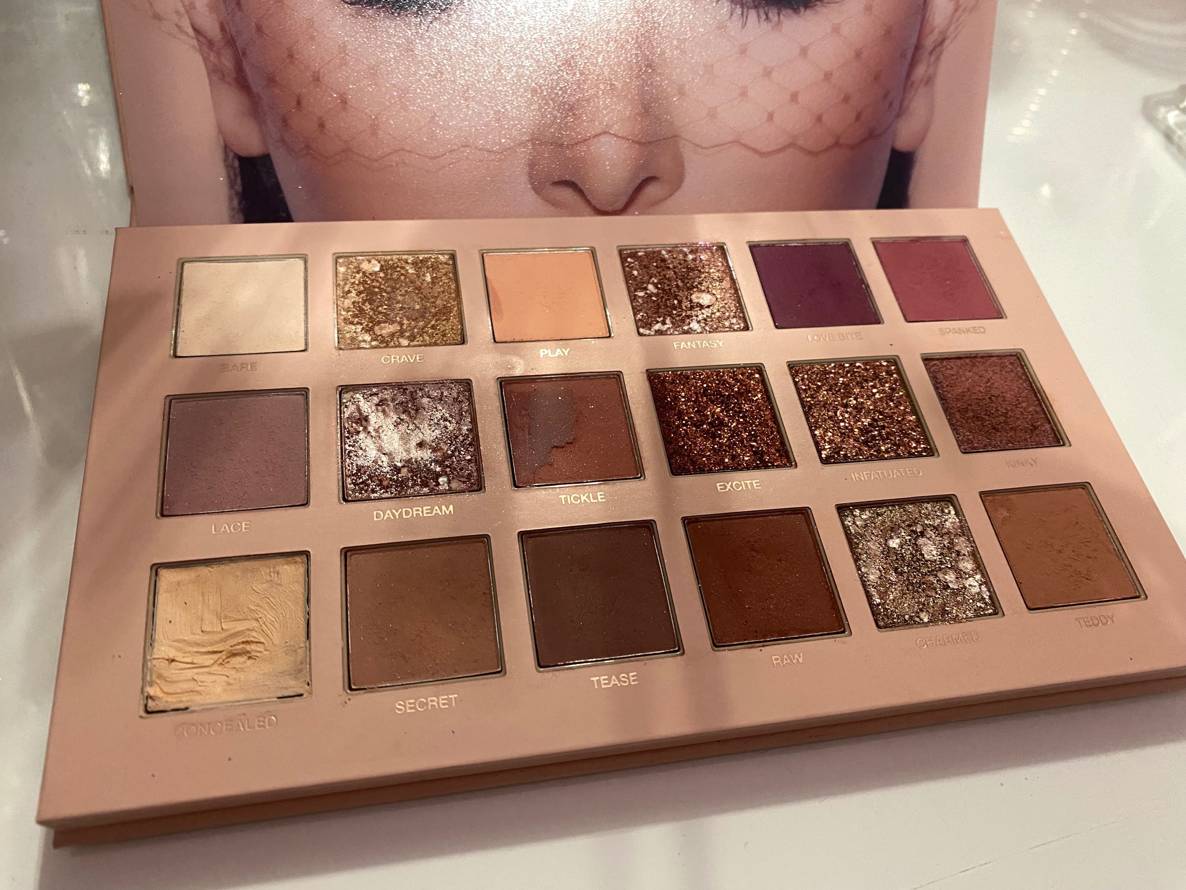 Paleta huda beauty