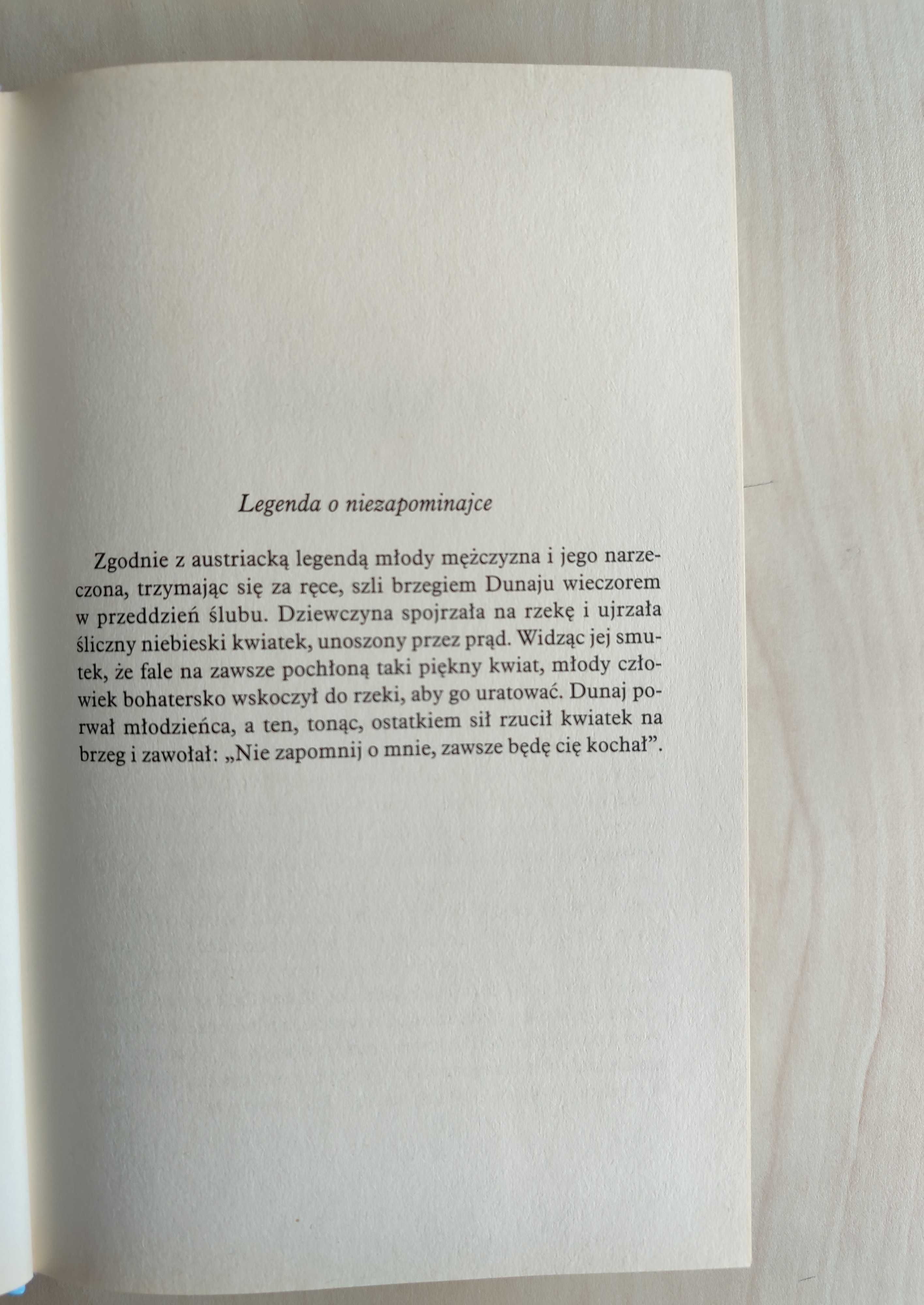 Sonata o niezapominajce – Santa Montefiore – powieść