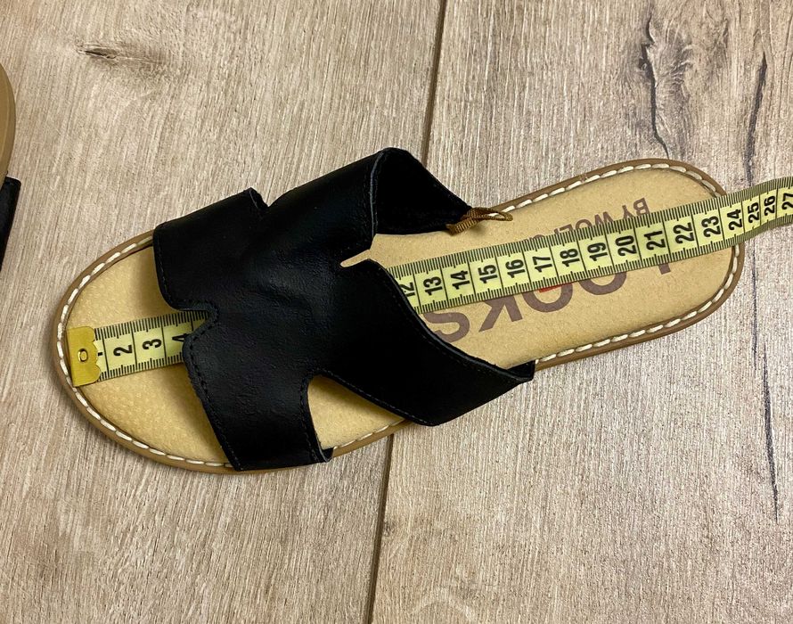 Женские кожаные шлепанцы Looks by Wolfgang Joop