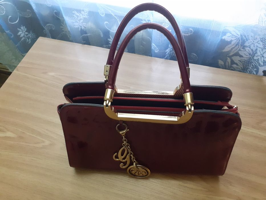 Продам стильную сумку.