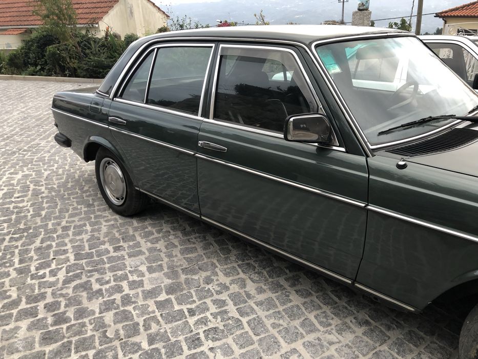 Mercedes-Benz W123 220D 1977