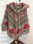 Poncho de malha colorido