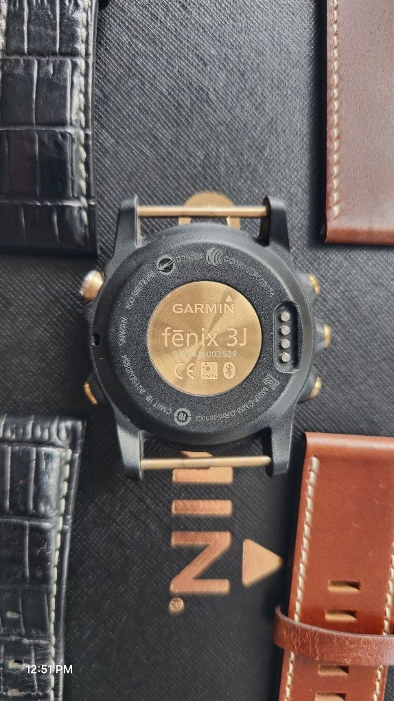 Garmin Fenix 3 J Premium Edition złote dodatki komplet z paskami.