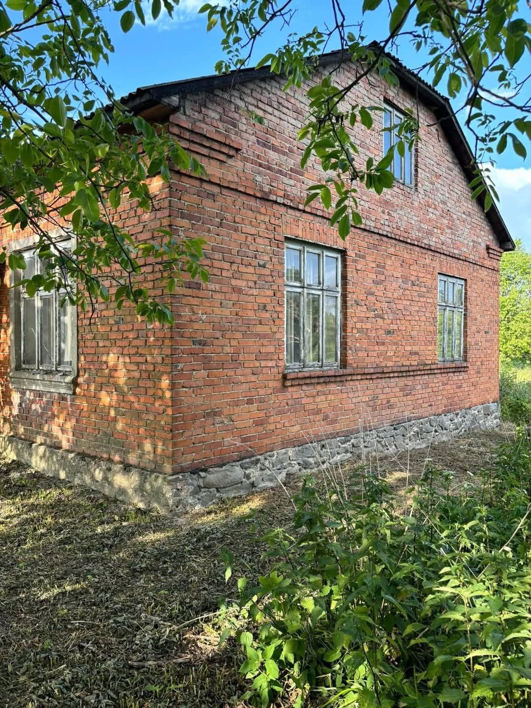 Продам цегляний будинок поруч з містом Шептицький