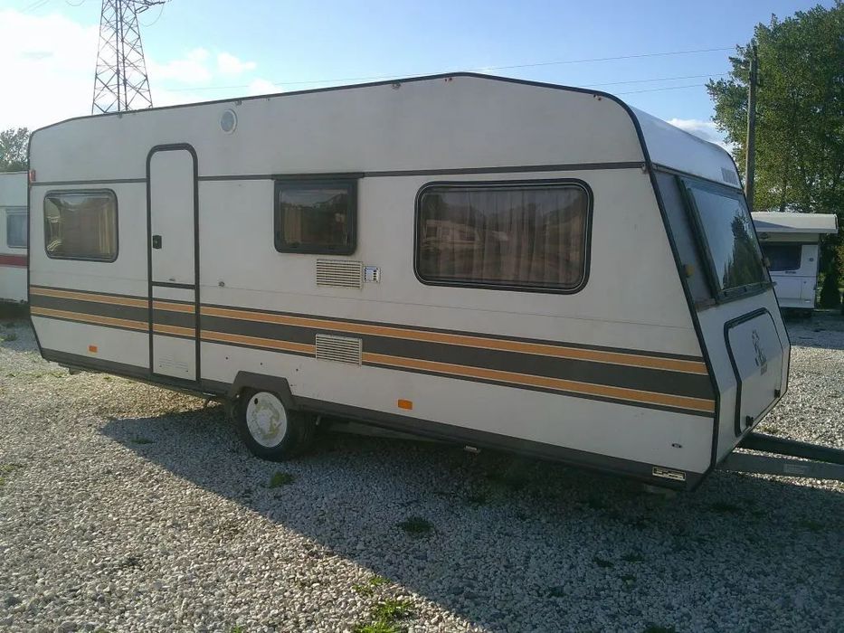 KNAUS Sudwind 530 z namiotem  piękny stan , przedsionek , komplet dokumentów , jak nowa