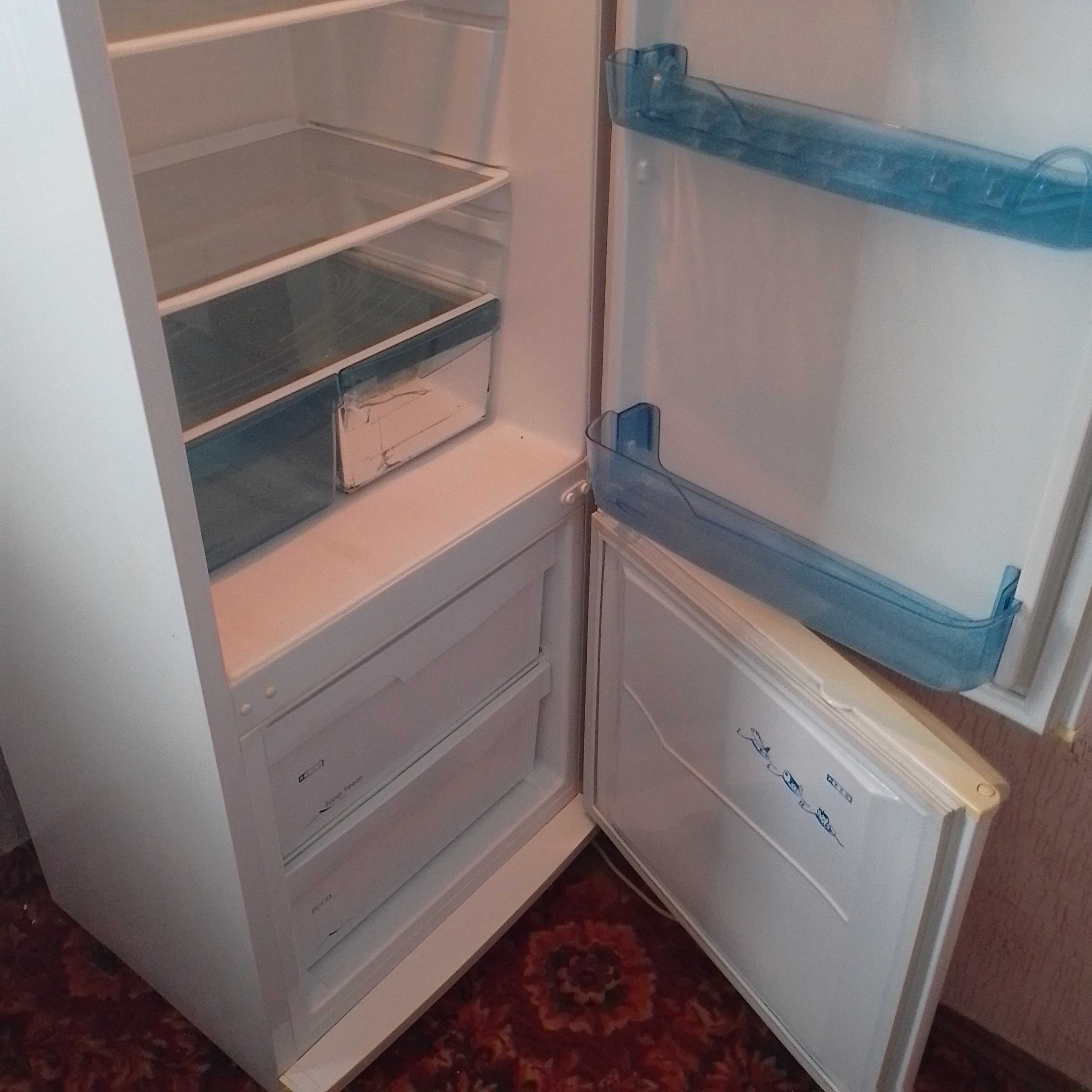 Продам холодильник