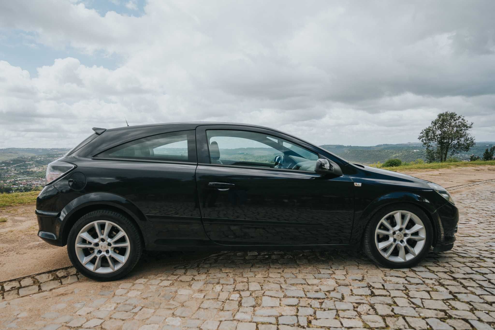 Opel Astra GTC 1.9 CDTi 150cv