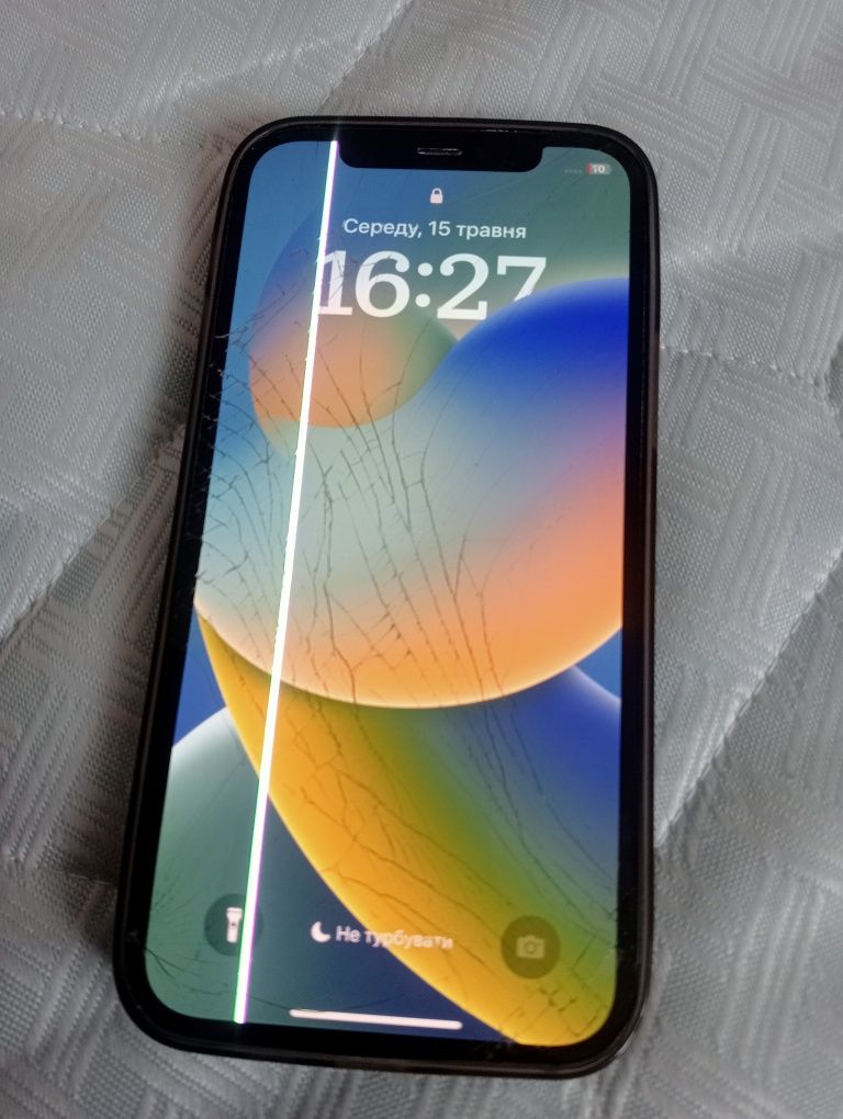 Продам Iphone 12