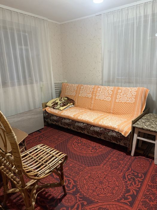 Дача з будинком в тихому місці