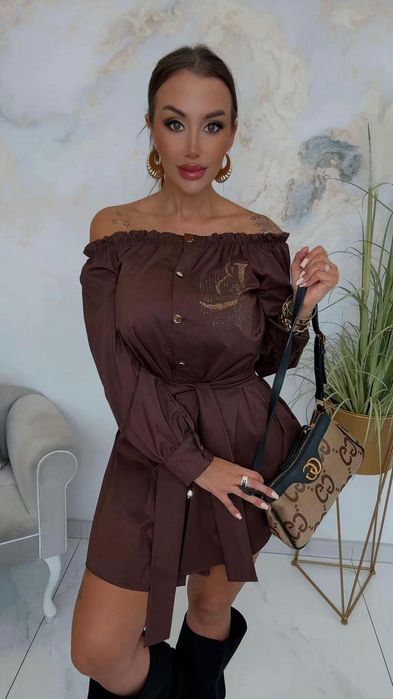 Elegancka sukienka koszula z paskiem cyrkonie kolory Lola bianka