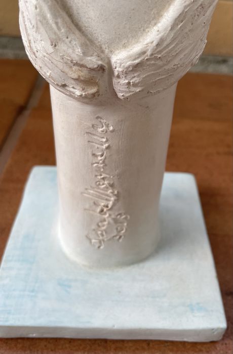 Escultura em gesso de Isabel Meyrelles