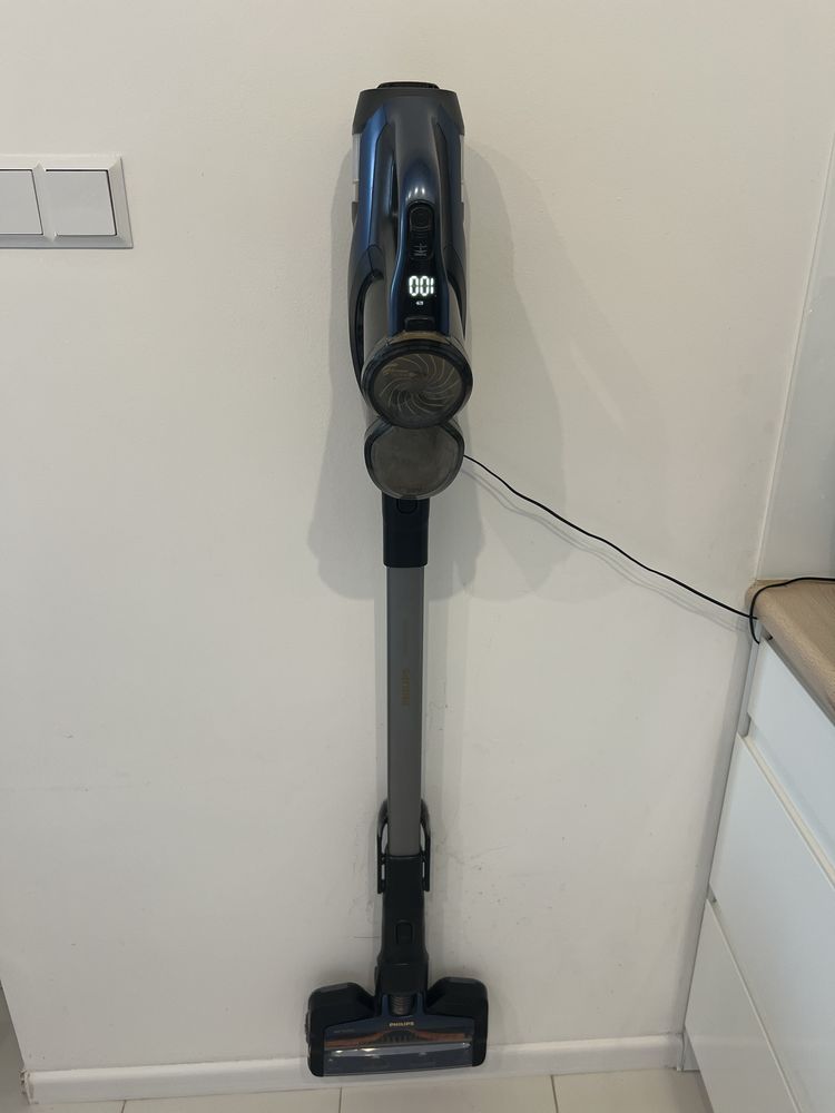 Bezprzewodowy odkurzacz Philips 8000 xc8049 w dużym zestawie