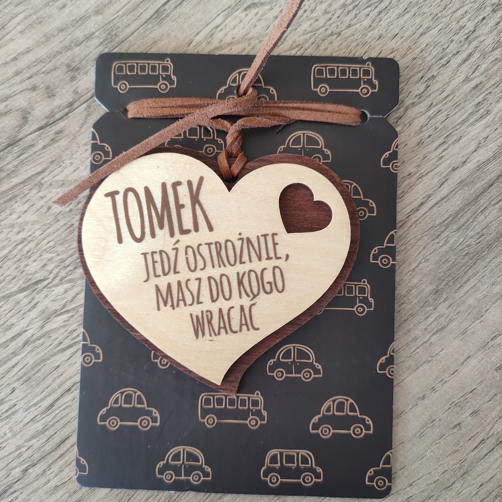 Zawieszka do samochodu Tomek jedź ostrożnie, masz do kogo wracać