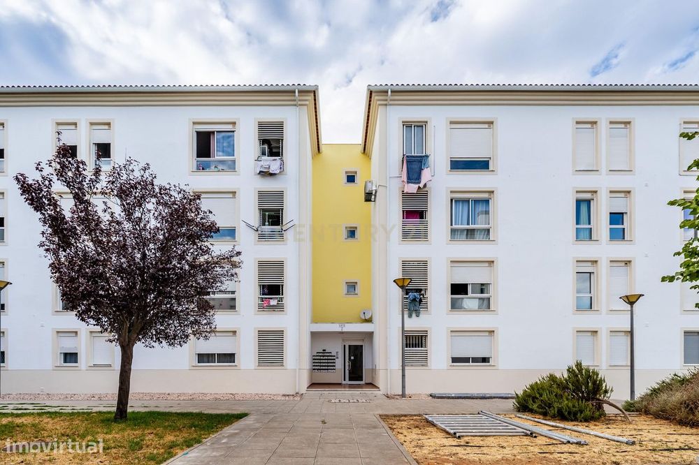 Apartamento T3 à Venda na Ladeira do Vau com Garagem e Arrecadação