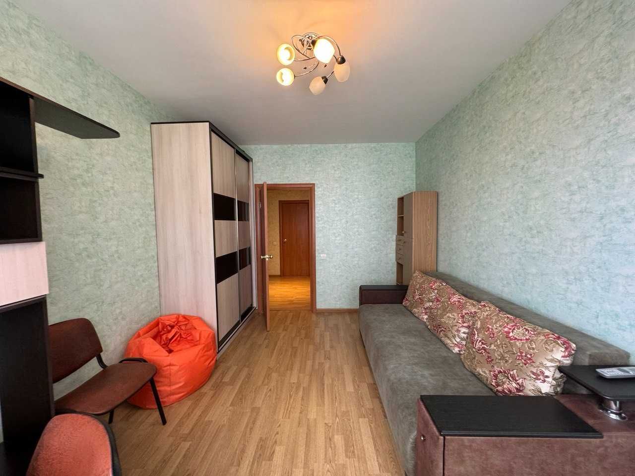 Продам 2-х кімнатну квартиру по Моторному пров. 9