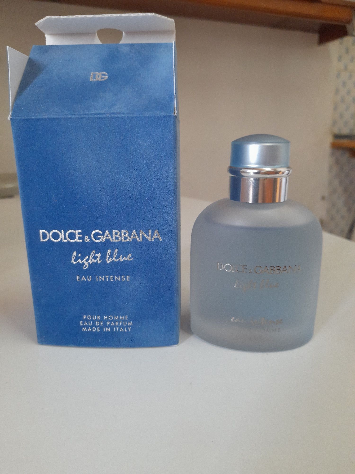Perfume dolce gabbana light blue eau intense