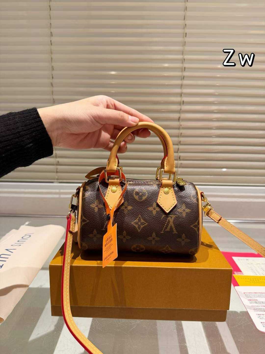 Torebka Louis Vuitton torba, skóra od reki 76-90