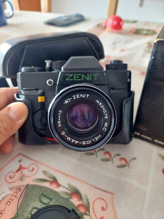 Máquina fotográfica zenit 35mm single lens