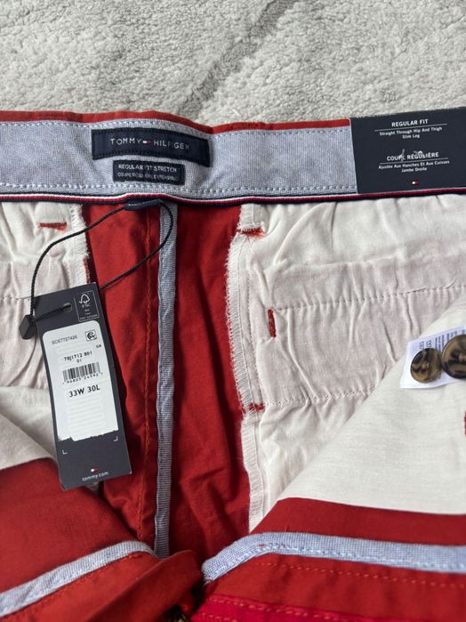 Nowe Tommy Hilfiger spodnie Chinosy 33/30
