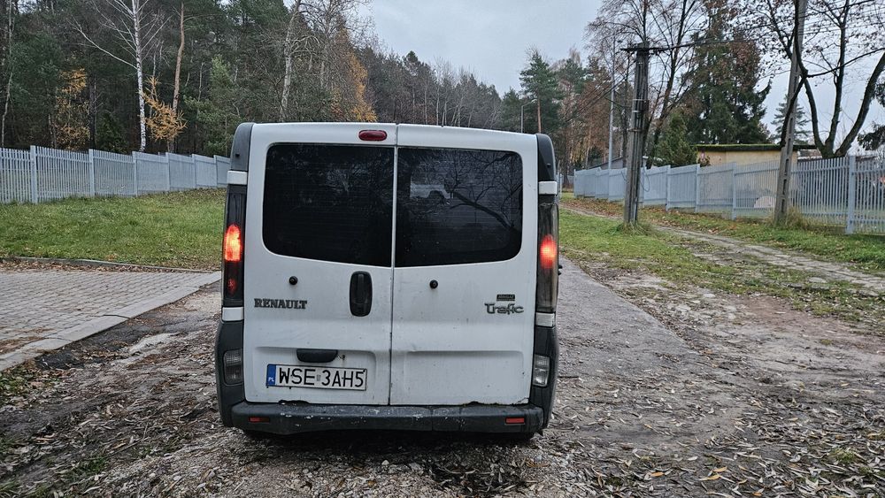 Renault Trafic 1.9 DCI 9 osobowy long