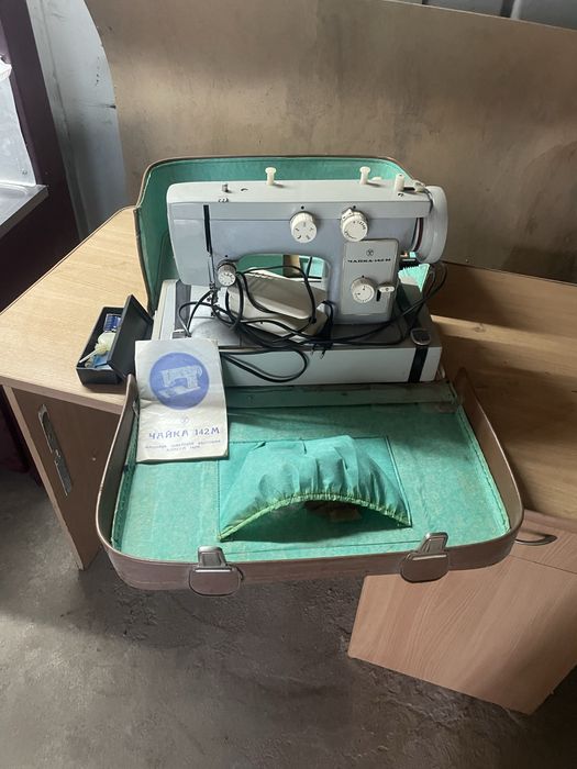 Продам швейну машину Чайка