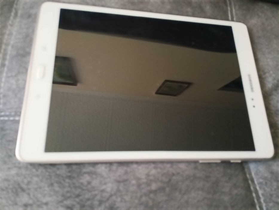 Sprzedam Laptop ;Sony 550zł ;Surface 250zł; oraz tablet ;Samsung 200zł