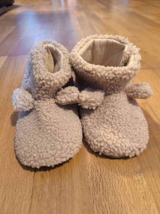 Kapcie buciki Zara 24/25