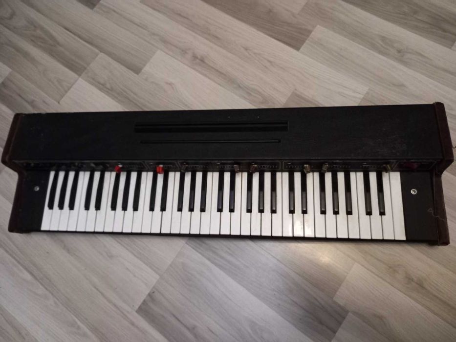 синтезатор Vermona