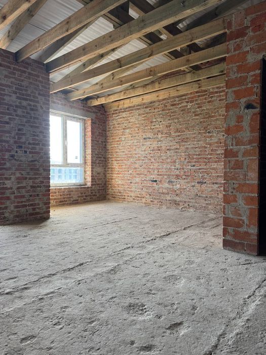 Продається двокімнатна квартира у Петриках