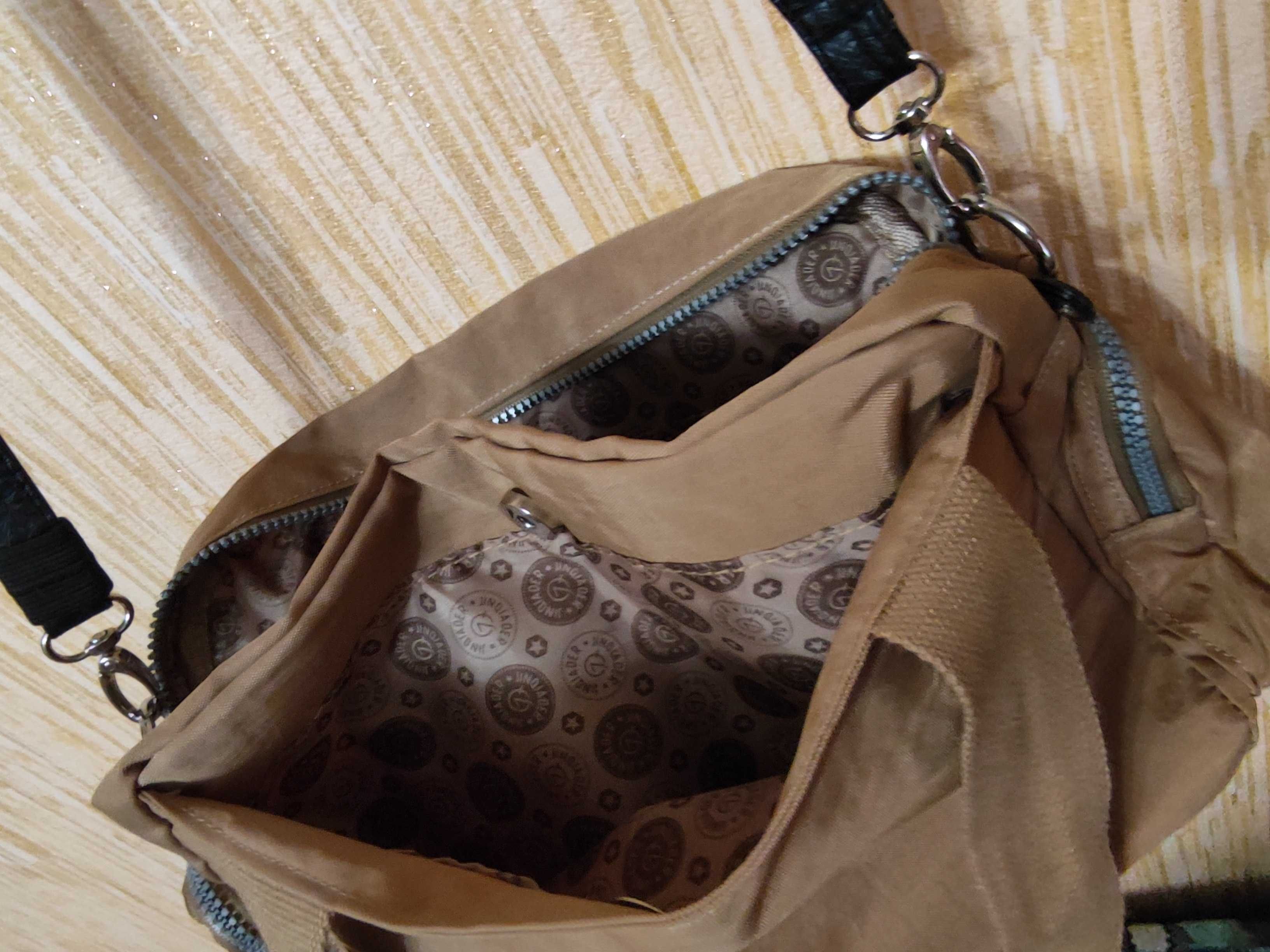 Жіноча сумка плащівка середього розміру