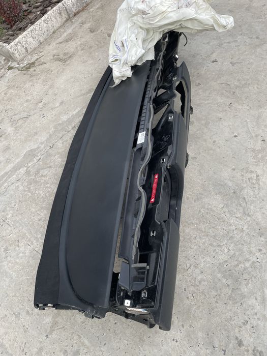 Продам панель Tesla model 3.2023.ПОД ВОСТАНОВЛЕНИЯ