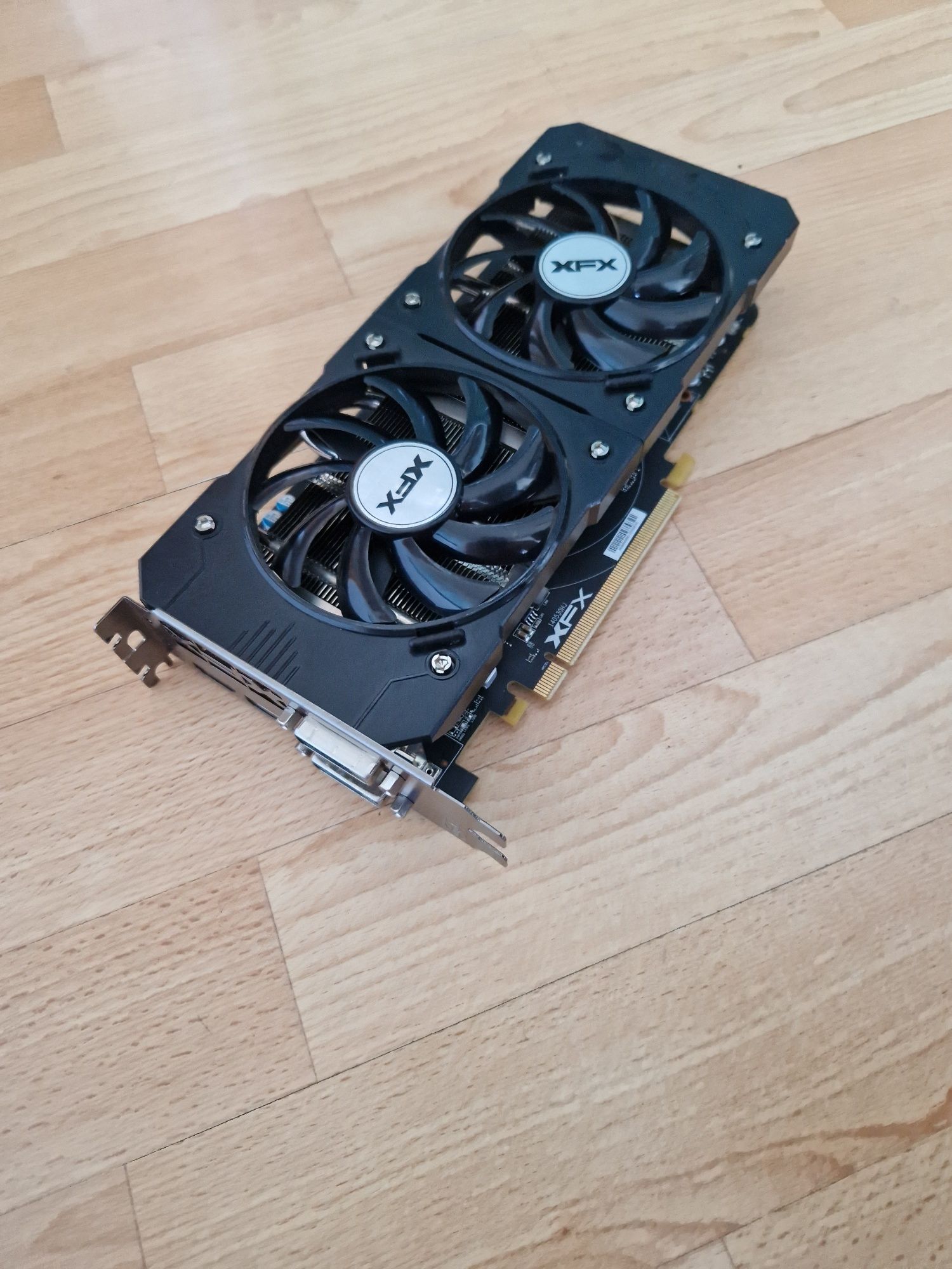 Відеокарта XFX R9 380X 4gb 256BIT GDDR5 Стан гарний Тести на фото