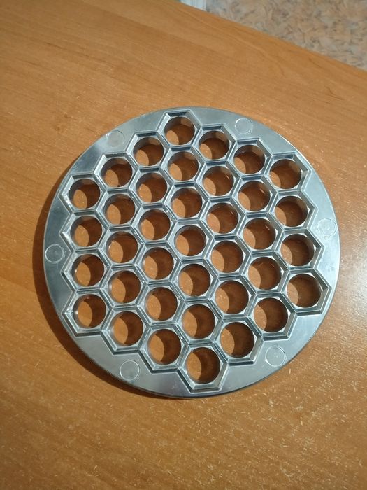 Пельменница СССР  ц.2р.60к. форма для пельменей