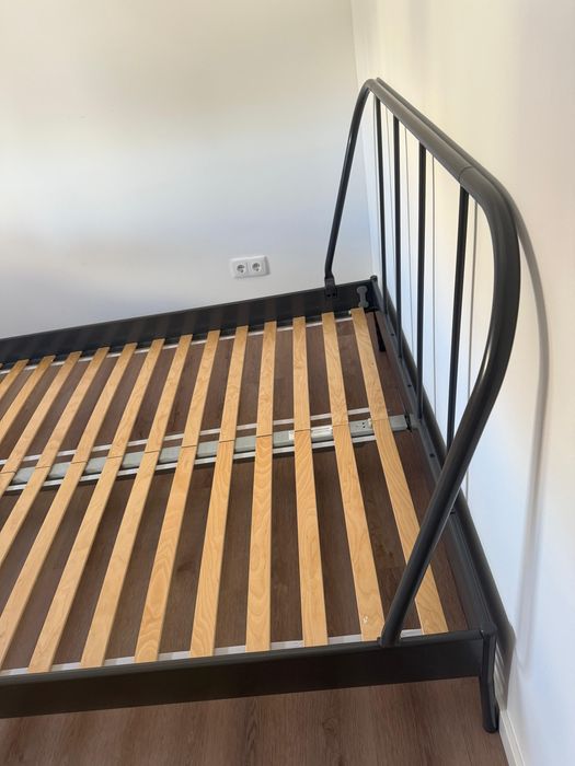Cama IKEA 1.40x2.00m- Como Nova!