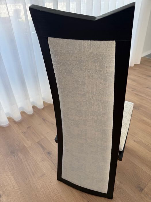 Cadeiras de Madeira e Tecido