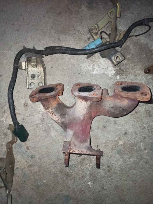 Выпускной коллектор и клапан EGR, Nissan Maxima a33, vq20de