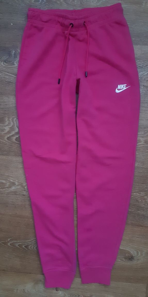 Спортивні штани Nike