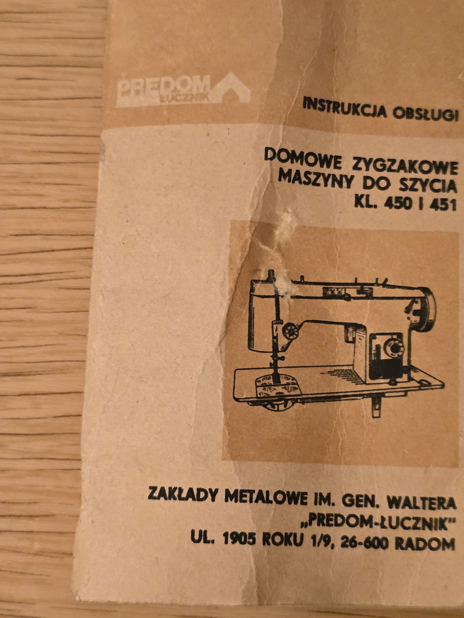 Łucznik Predom 451 - maszyna do szycia.