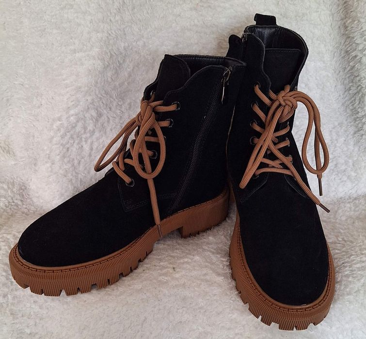 Продам ботинки зимові 36 р. Замшеві