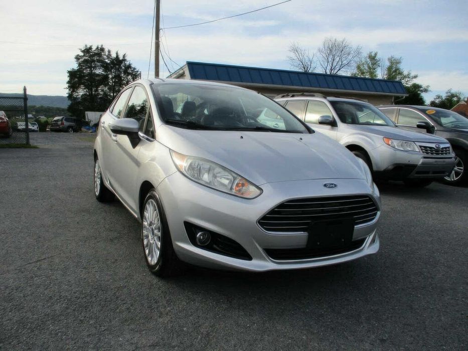 Ford Fiesta Titanium      2015