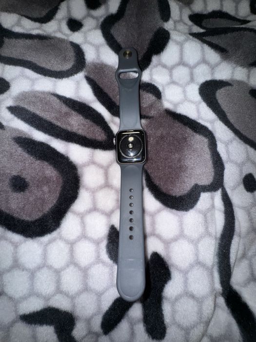 Продам apple watch se