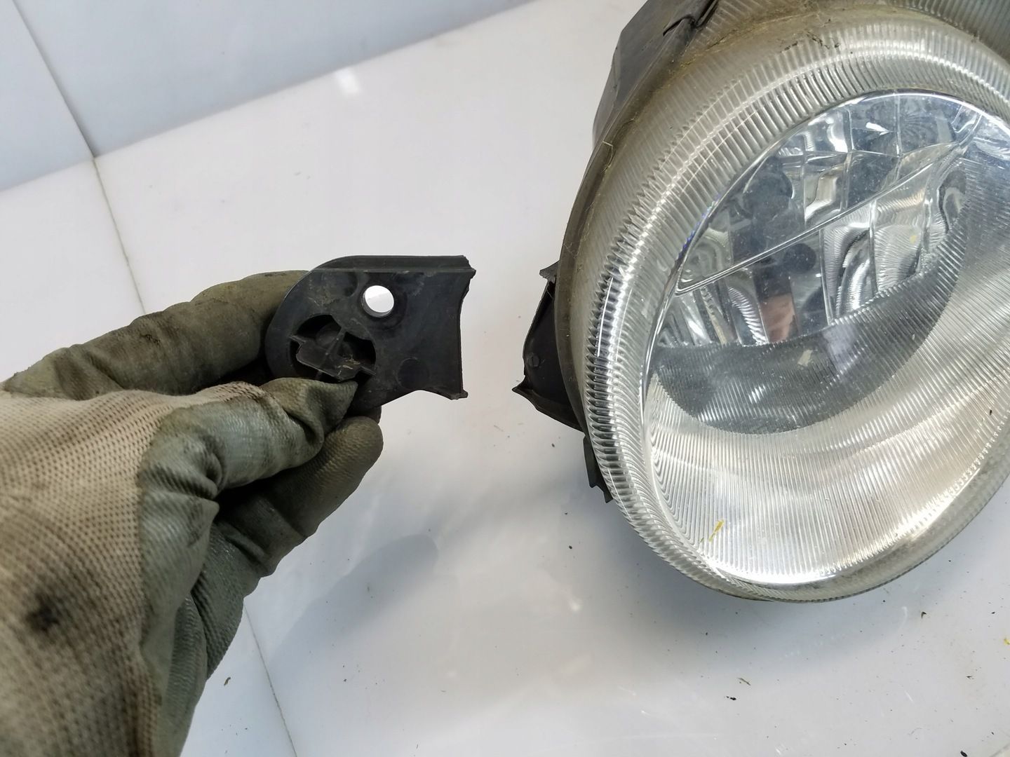 LAMPA PRZÓD SKODA YETI XENON