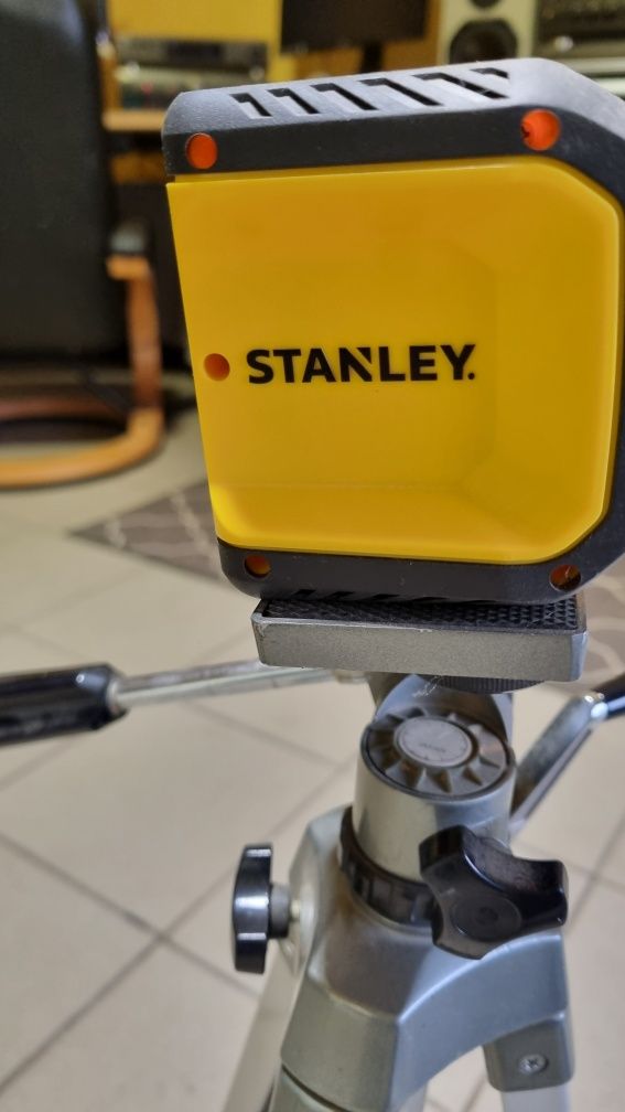 STANLEY Laser krzyżowy C-Line STHT77611 + Viper Laser