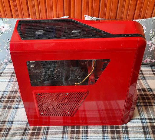 Obudowa PC czerwona