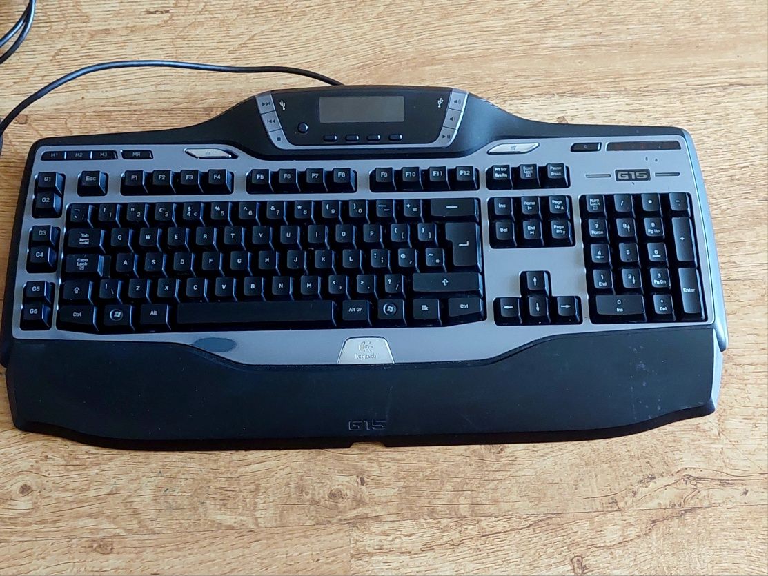 Игровая клавиатура с подсветкой Logitech G15 GamePanel