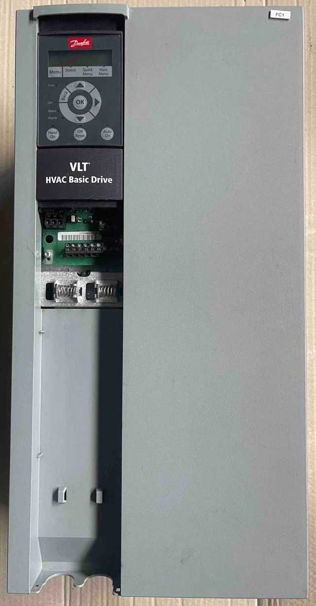 Перетворювач частоти VLT HVAC Basic Drive FC101P45KT, бувший у вжитку